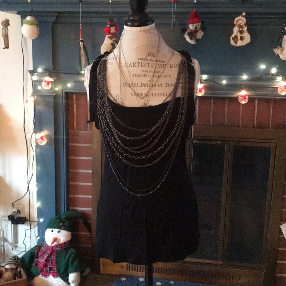 NWT Matty M tank top with detachable chain.